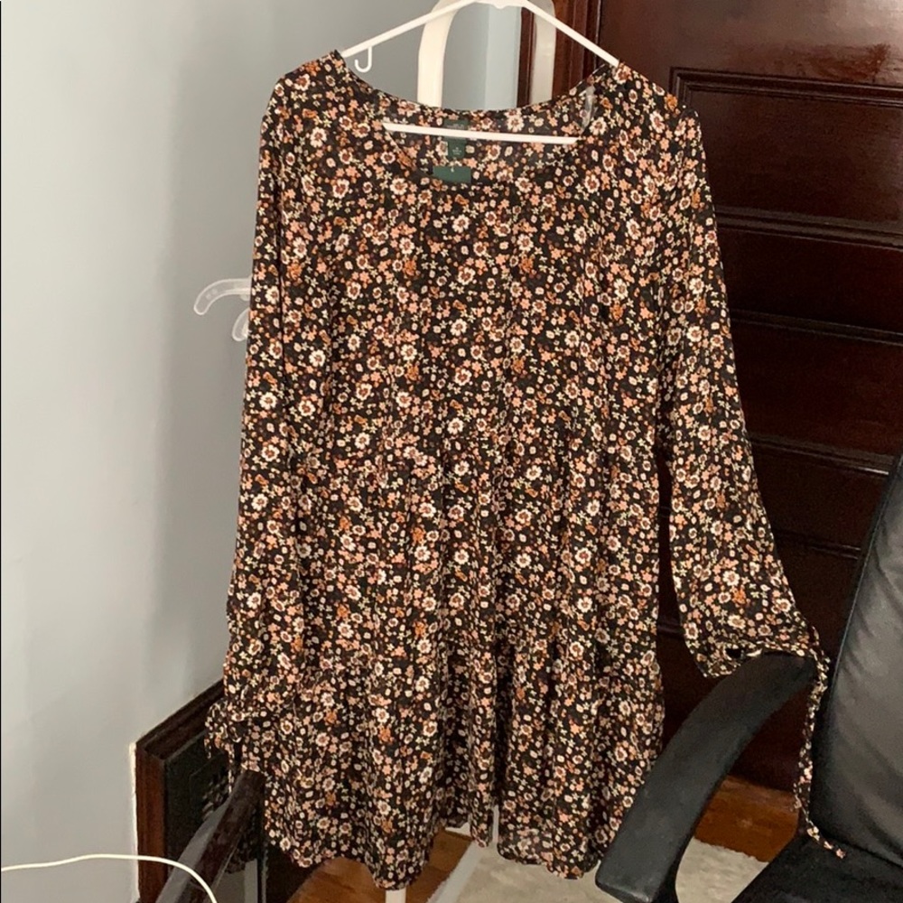 Never worn long sleeve flower dress